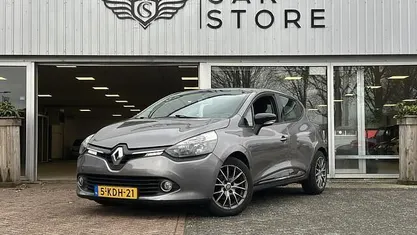 Grijs Occasion 2013 Renault Clio IV Expression Hatchback | € 3.750 (Eerlijke prijs)