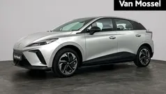 Grijs, metallic lak Gebruikt 2023 MG MG4 EV Hatchback | € 19.995 (Eerlijke prijs)
