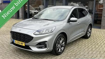Grijs Gebruikt 2023 Ford Kuga ST-Line SUV | € 29.800 (Eerlijke prijs)