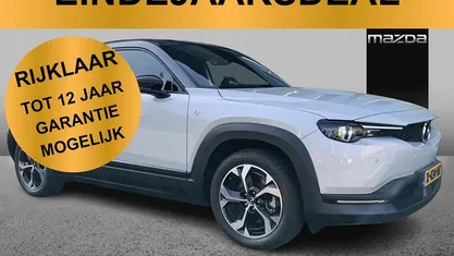 Ceramic metallic 3tone (wit metallic) Gebruikt 2023 Mazda MX30 Ad'Vantage SUV | € 23.395 (Goede deal)