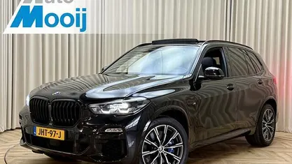 Zwart Occasion 2021 BMW X5 M Sport SUV | € 52.950 (Goede deal)
