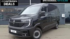 Zwart Gebruikt 2024 Renault Master Van | € 33.925 (Eerlijke prijs)