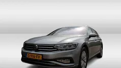 Grijs Gebruikt 2023 VW Passat Business Stationwagen | € 29.450 (Goede deal)