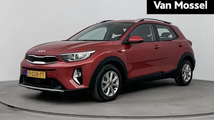 Rood Occasion 2022 Kia Stonic SUV | € 17.440 (Goede deal)