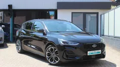 Zwart Gebruikt 2022 Ford Focus ST-Line X Hatchback | € 23.690 (Goede deal)