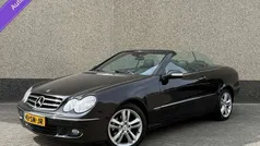 Zwart, metallic lak Gebruikt 2006 Mercedes CLK200 Avantgarde Cabriolet | € 8.644 (Eerlijke prijs)