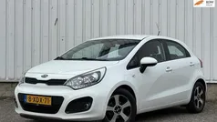 Wit Gebruikt 2014 Kia Rio 2 Hatchback | € 5.649 (Eerlijke prijs)