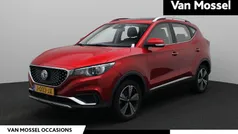 Rood Gebruikt 2020 MG ZS Luxury Sedan | € 14.995 (Eerlijke prijs)