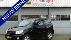 Zwart Gebruikt 2005 Toyota RAV4 Luna SUV | € 5.940 (Eerlijke prijs)