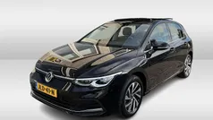 Zwart Gebruikt 2021 VW Golf VIII Style Hatchback | € 26.950 (Eerlijke prijs)