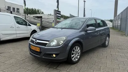 Occasion Opel Astra Elegance 105 PK (77 kW) 2004 Grijs Hatchback