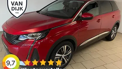 Rood (metallic) Occasion 2022 Peugeot 5008 Allure SUV | € 20.485 (Super prijs)