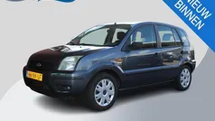 Grijs Gebruikt 2003 Ford Fusion Trend MPV | € 2.950 (Eerlijke prijs)