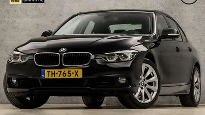 Zwart (metallic) Occasion 2018 BMW 318 Executive Sedan | € 15.945 (Eerlijke prijs)