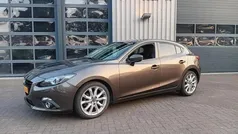 Grijs Gebruikt 2015 Mazda 3 Hatchback | € 16.250 (Eerlijke prijs)
