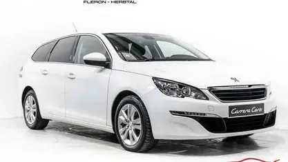 Wit Occasion 2015 Peugeot 308 Allure Stationwagen | € 11.900 (Eerlijke prijs)