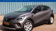 Grijs Gebruikt 2023 Renault Captur Zen SUV | € 19.745 (Eerlijke prijs)