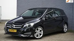 Zwart, metallic lak Gebruikt 2016 Mercedes B180 Prestige MPV | € 14.950 (Eerlijke prijs)