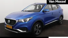 Blauw Gebruikt 2021 MG ZS Luxury Sedan | € 17.495 (Eerlijke prijs)
