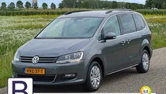 Grijs, metallic lak Gebruikt 2017 VW Sharan Exclusive MPV | € 24.950 (Goede deal)