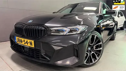 Gebruikt 2022 BMW 330e M Sport Stationwagen | € 36.950 (Eerlijke prijs)