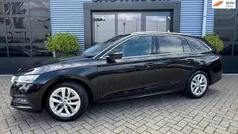 Zwart Gebruikt 2021 Skoda Octavia Business Line Stationwagen | € 15.895 (Eerlijke prijs)