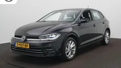 Zwart Gebruikt 2023 VW Polo Style Hatchback | € 21.795 (Eerlijke prijs)