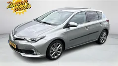 Grijs Gebruikt 2017 Toyota Auris Hybrid Edition Hatchback | € 15.945 (Eerlijke prijs)