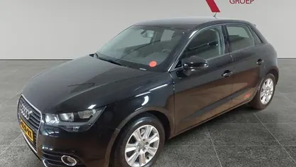 Hatchback Gebruikt 2013 Audi A1 Sportback Attraction Hatchback | € 9.945 (Eerlijke prijs)
