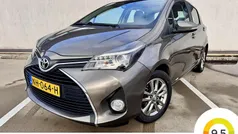 Grijs Gebruikt 2017 Toyota Yaris Trend Hatchback | € 9.949 (Eerlijke prijs)