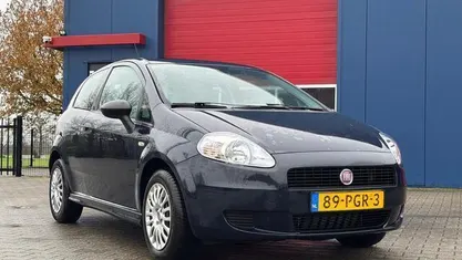 Blauw Gebruikt 2011 Fiat Grande Punto Hatchback | € 1.750 (Eerlijke prijs)
