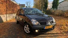 Zwart Gebruikt 2003 Renault Clio II Hatchback | € 1.850 (Eerlijke prijs)