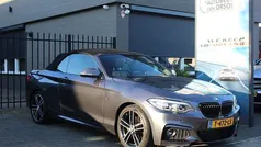 Grijs, metallic lak Gebruikt 2021 BMW 220 Executive Cabriolet | € 29.950 (Goede deal)