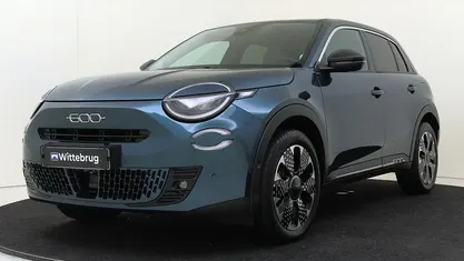 Gebruikt 2024 Fiat 600 La Prima SUV | € 26.625 (Eerlijke prijs)