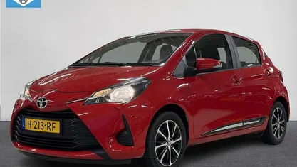 Rood Gebruikt 2020 Toyota Yaris Connect Style Hatchback | € 13.950 (Eerlijke prijs)