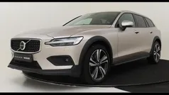 Grijs Gebruikt 2024 Volvo V60 CC Ultimate Stationwagen | € 51.890 (Super prijs)