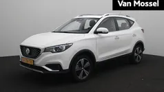 Wit Gebruikt 2020 MG ZS Luxury Sedan | € 14.995 (Eerlijke prijs)