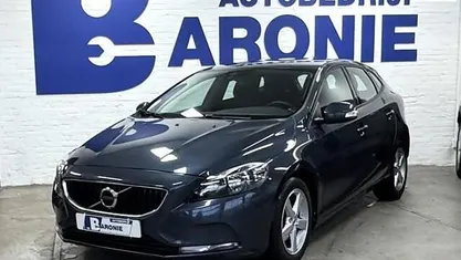 Blauw Occasion 2016 Volvo V40 Momentum Hatchback | € 8.495 (Eerlijke prijs)