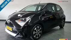 Zwart Gebruikt 2018 Toyota Aygo X-play Hatchback | € 13.999 (Eerlijke prijs)
