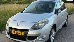 Grijs Gebruikt 2010 Renault Scénic III MPV | € 4.749 (Eerlijke prijs)