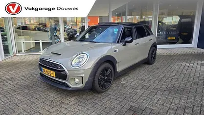 Grijs (metallic) Occasion 2018 Mini Cooper Clubman Business Stationwagen | € 20.950 (Eerlijke prijs)