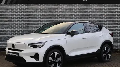 Wit Gebruikt 2025 Volvo EC40 Plus SUV | € 48.894 (Eerlijke prijs)