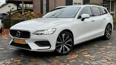 Gebruikt 2020 Volvo V60 Momentum Stationwagen | € 26.888 (Goede deal)