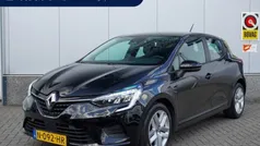 Zwart Gebruikt 2021 Renault Clio V Zen Hatchback | € 14.280 (Eerlijke prijs)