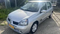 Grijs Gebruikt 2005 Renault Clio II Hatchback | € 1.900 (Eerlijke prijs)