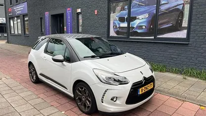 Wit Gebruikt 2015 Citroën DS3 Prestige Hatchback | € 5.399 (Eerlijke prijs)