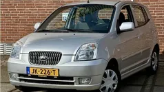 Grijs, metallic lak Gebruikt 2006 Kia Picanto Hatchback | € 1.750 (Eerlijke prijs)