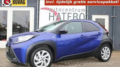 Blauw Occasion 2022 Toyota Aygo Play Hatchback | € 16.450 (Eerlijke prijs)