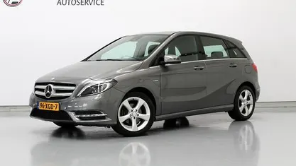 Grijs Gebruikt 2012 Mercedes B180 MPV | € 10.500 (Eerlijke prijs)