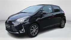 Zwart Gebruikt 2020 Toyota Yaris Hybrid Hatchback | € 18.949 (Eerlijke prijs)